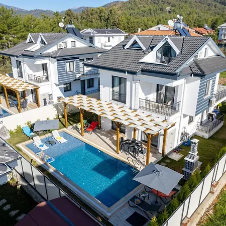 Βίλα Leona - 5 Bedroom In