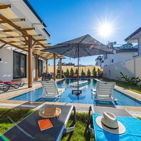 Βίλα Leona - 5 Bedroom In Φετιγιέ