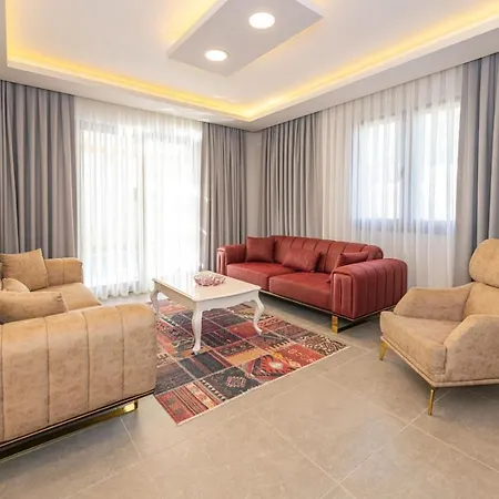Leona - 5 Bedroom In