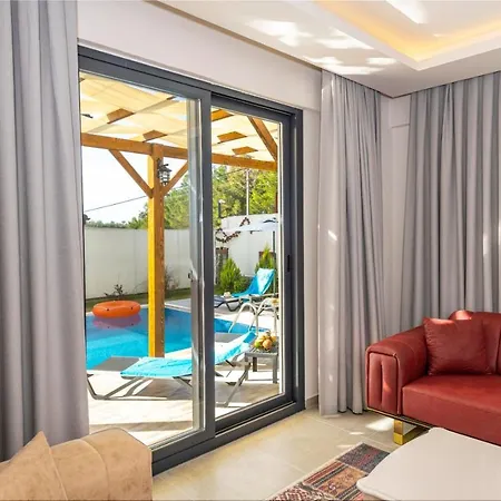 Βίλα Leona - 5 Bedroom In *