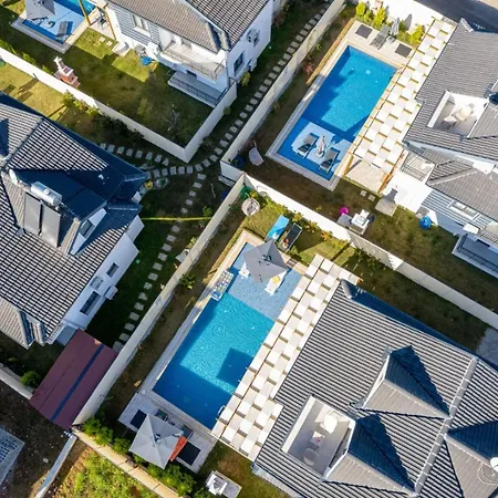 Βίλα Leona - 5 Bedroom In Φετιγιέ