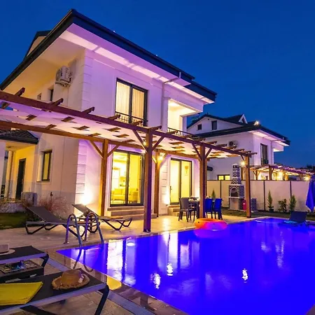 Leona - 5 Bedroom In Villa Fethiye