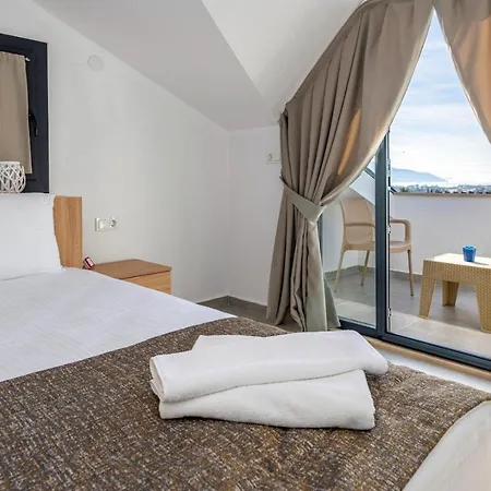 Leona - 5 Bedroom In Fethiye