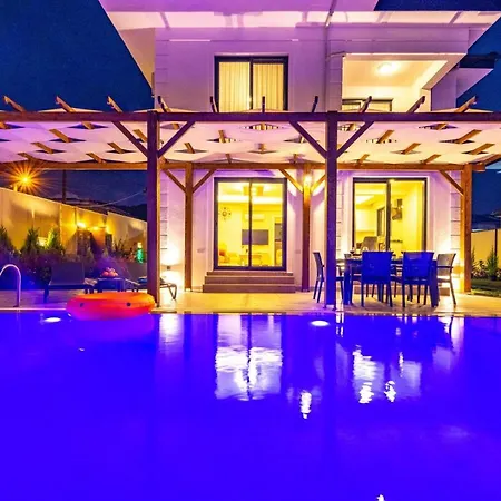 Vila Leona - 5 Bedroom In Fethiye