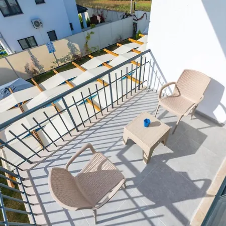 Vila Leona - 5 Bedroom In *