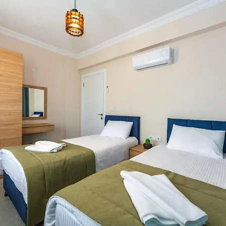 Leona - 5 Bedroom In Villa