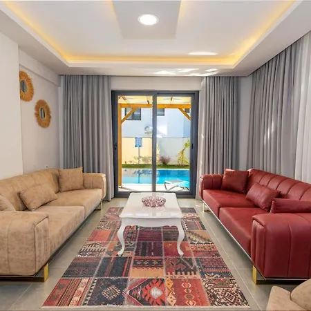 Leona - 5 Bedroom In *
