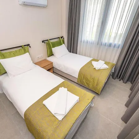 Leona - 5 Bedroom In *