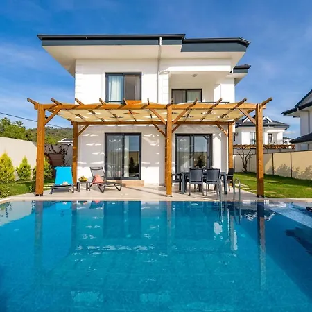 Leona - 5 Bedroom In Villa Fethiye