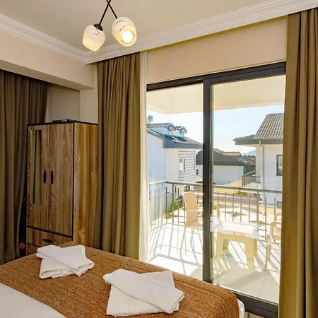 Leona - 5 Bedroom In Villa *